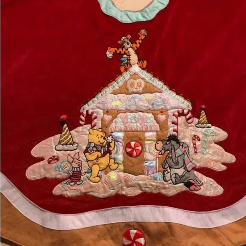 DISNEY WINNIE THE POOH VINTAGE EMBROIDERED VELVET CHRISTMAS TREE SKIRT 56" FELT